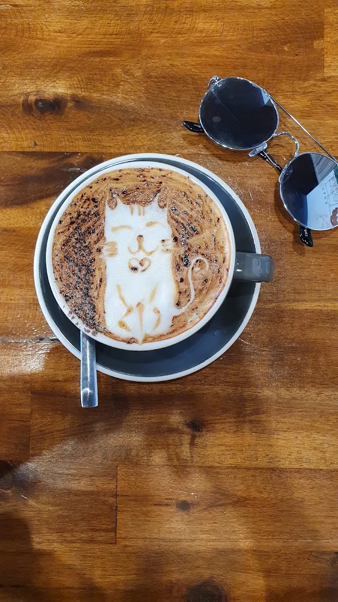 Flat White, Cafe T.A.N.K