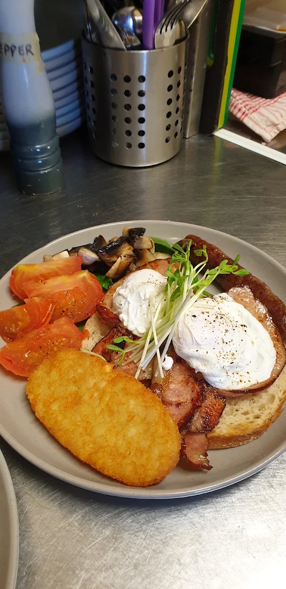 Highlights, Wendy May's Cafe