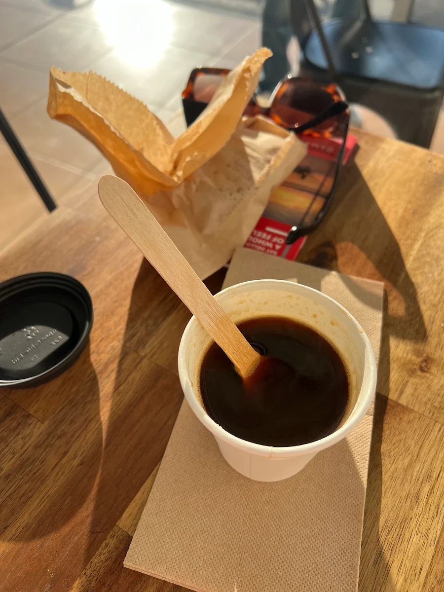 Long Black, Lehem Bread house