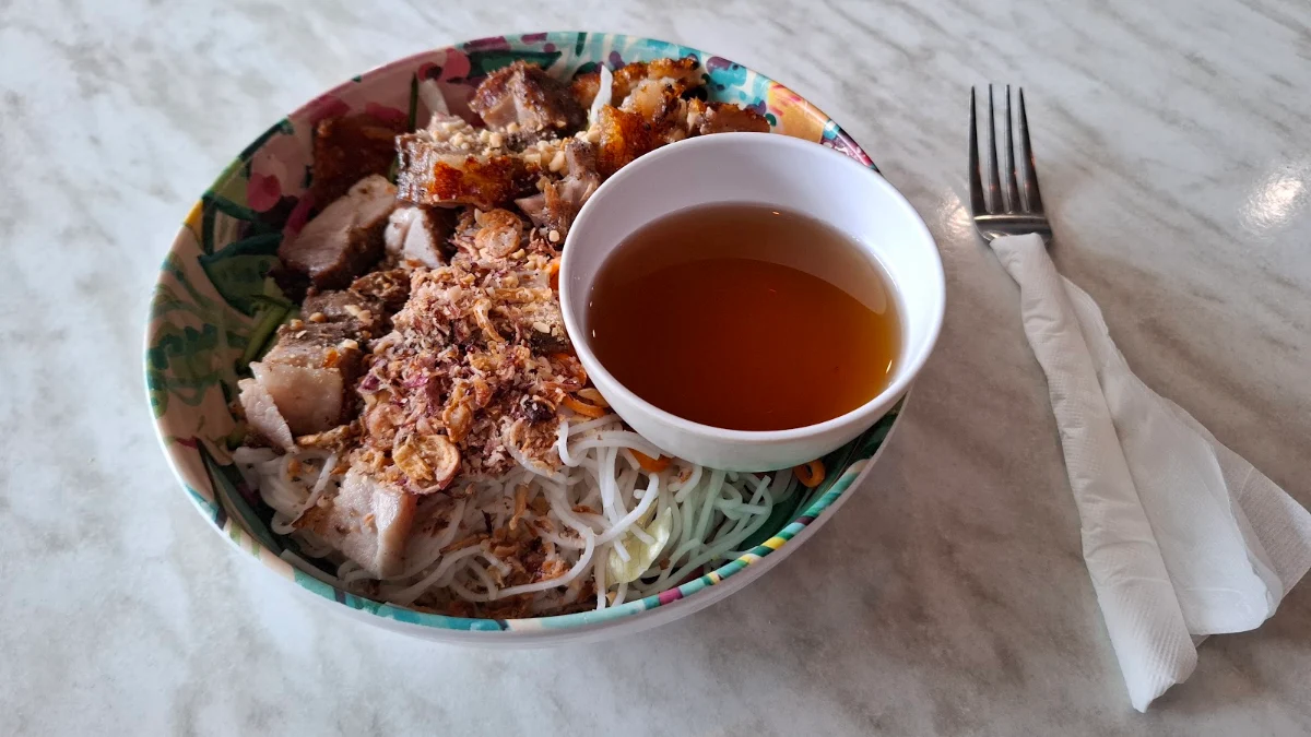 Noodle Salads Bowl Roast Pork