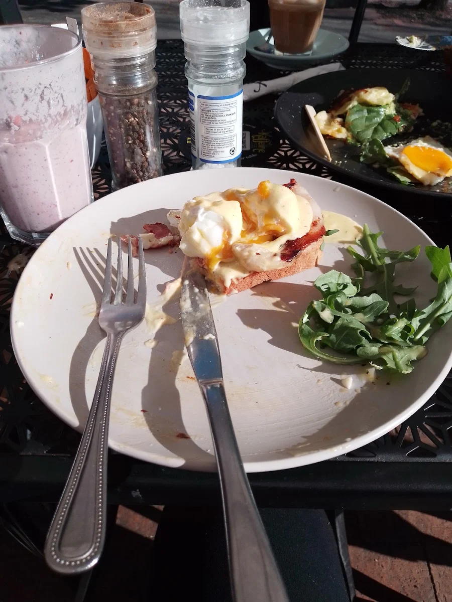 Eggs Benedict, Kaffeine2582