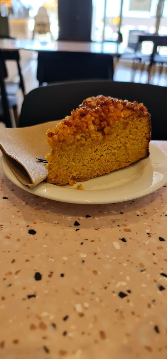 Cake, Husky Coffee