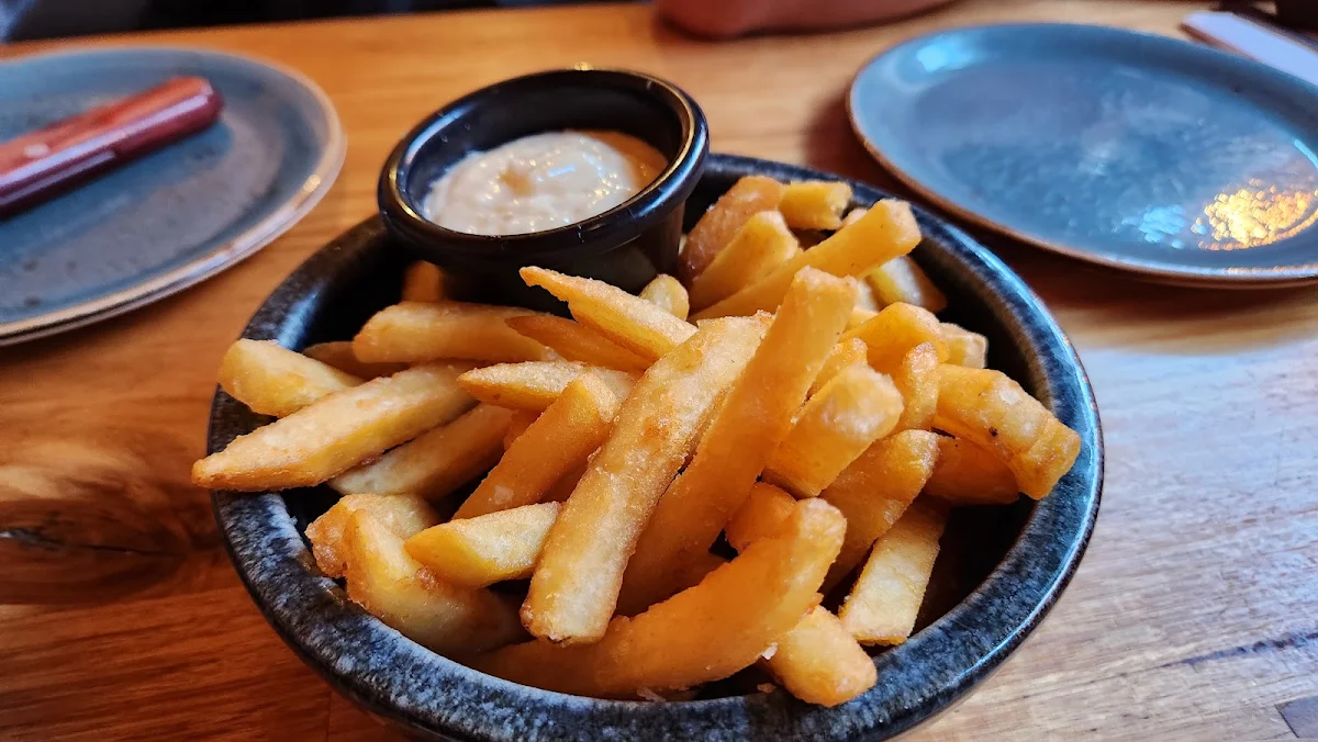 Chips & Aioli Sauce, Mr Brooks Stonegrill & Bar
