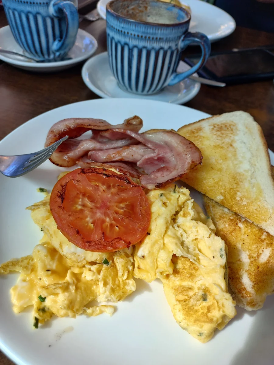 Scrambled Eggs, Broadwater Cafe