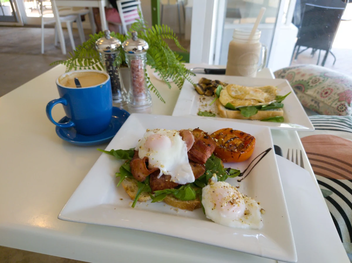 Highlights, DeliCate Cafe