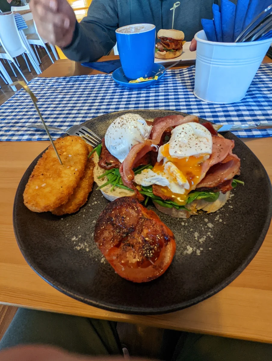 Highlights, DeliCate Cafe