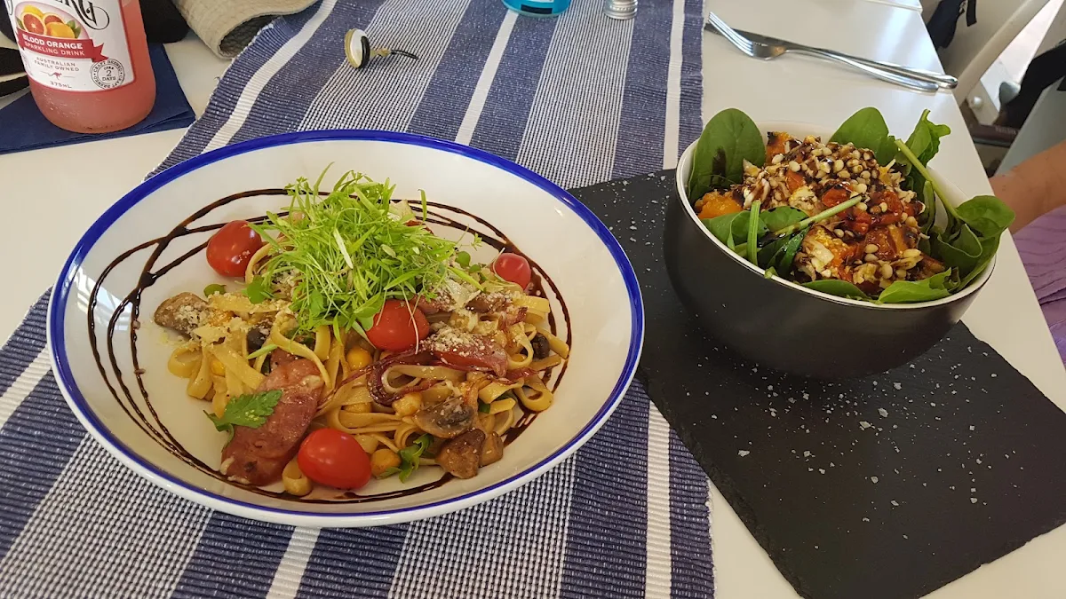 Highlights, DeliCate Cafe