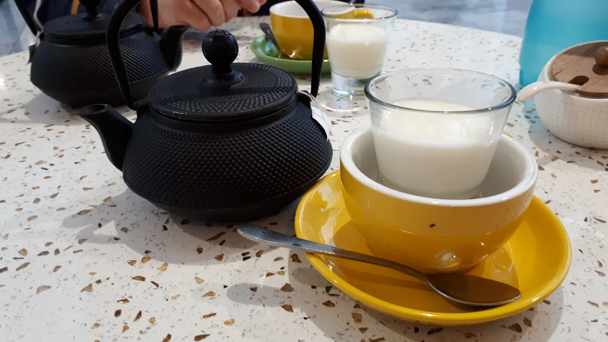 Tea, Arena Café