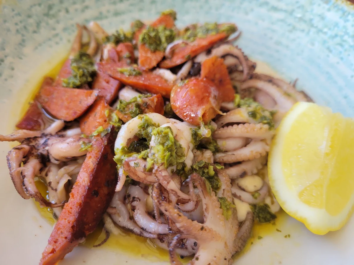 Squid, Willowdale Hotel
