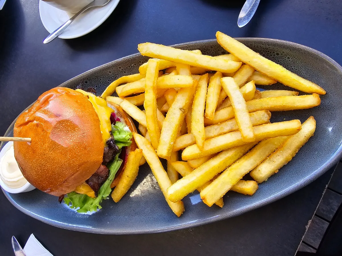 Cheeseburger, Roseberry Street Cafe
