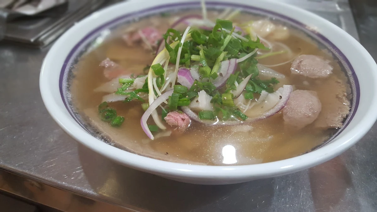 Highlights, QUÁN HƯƠNG-VIETNAMESE FOOD &Takeaway