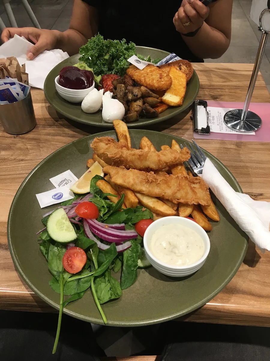 Fish & Chips, Caffe Cherry Beans