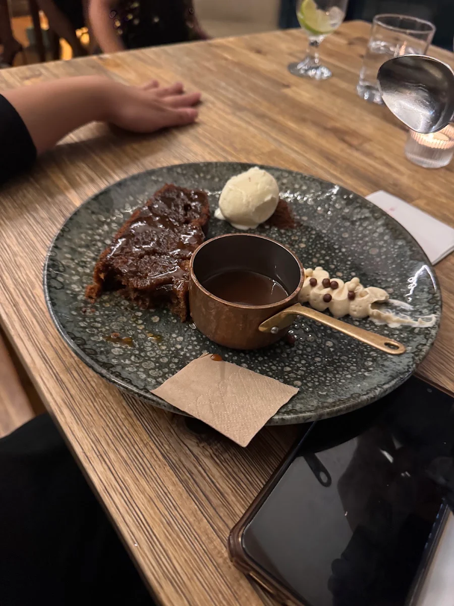 Sticky Date Pudding