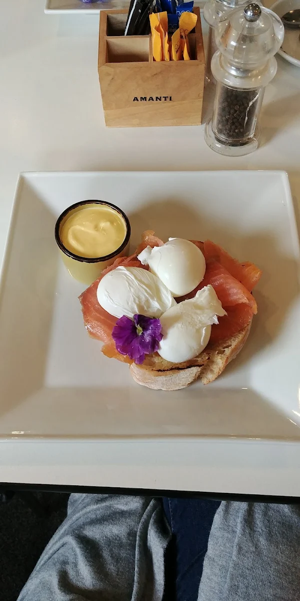 Salmon Benedict