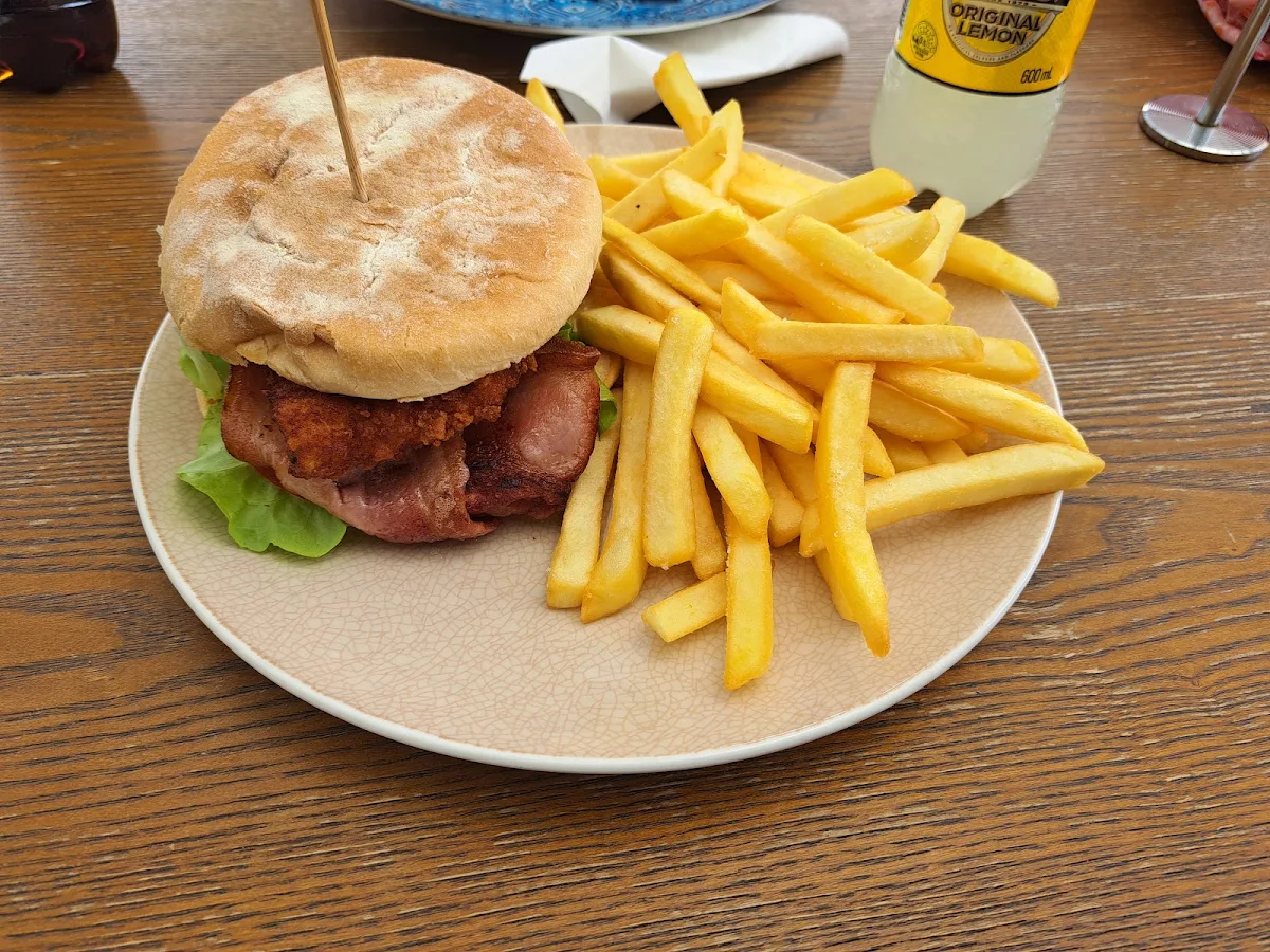 Zest Cafe Chicken Burger
