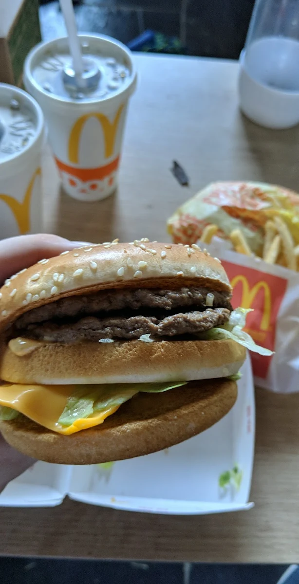 Big Mac, McDonald's Yallambie