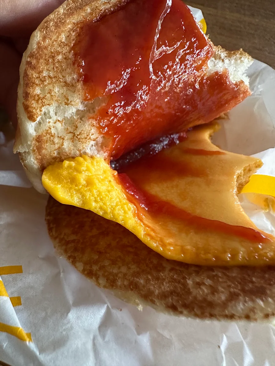 Cheeseburger, McDonald's Yallambie