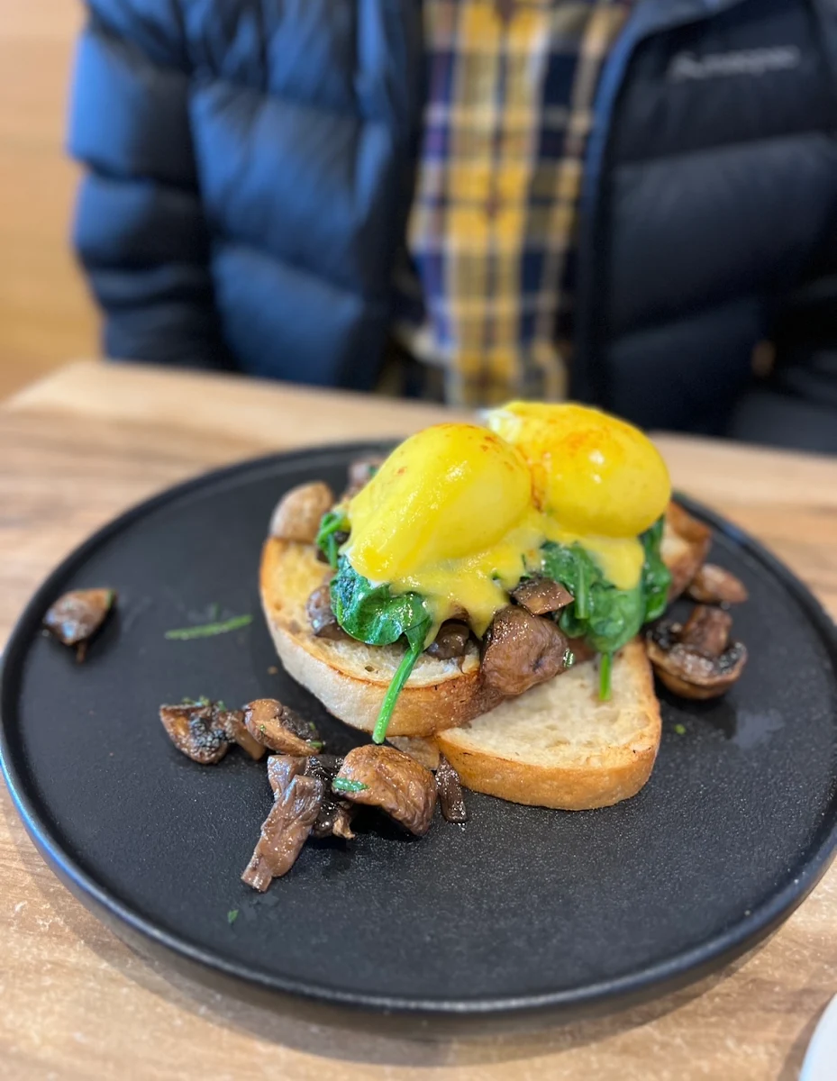 Eggs Benedict Poached, Cafe Lugano