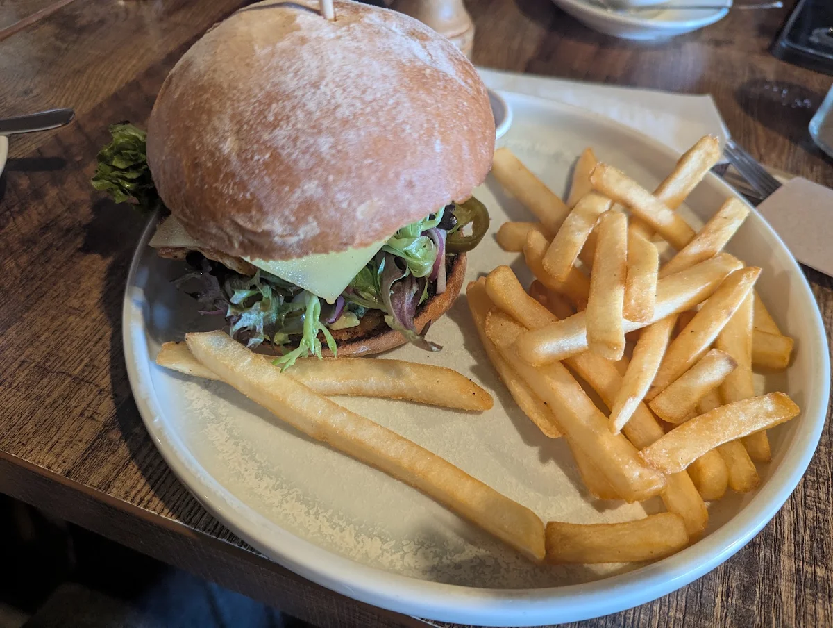 Grilled Chicken Burger, Cafe Lugano
