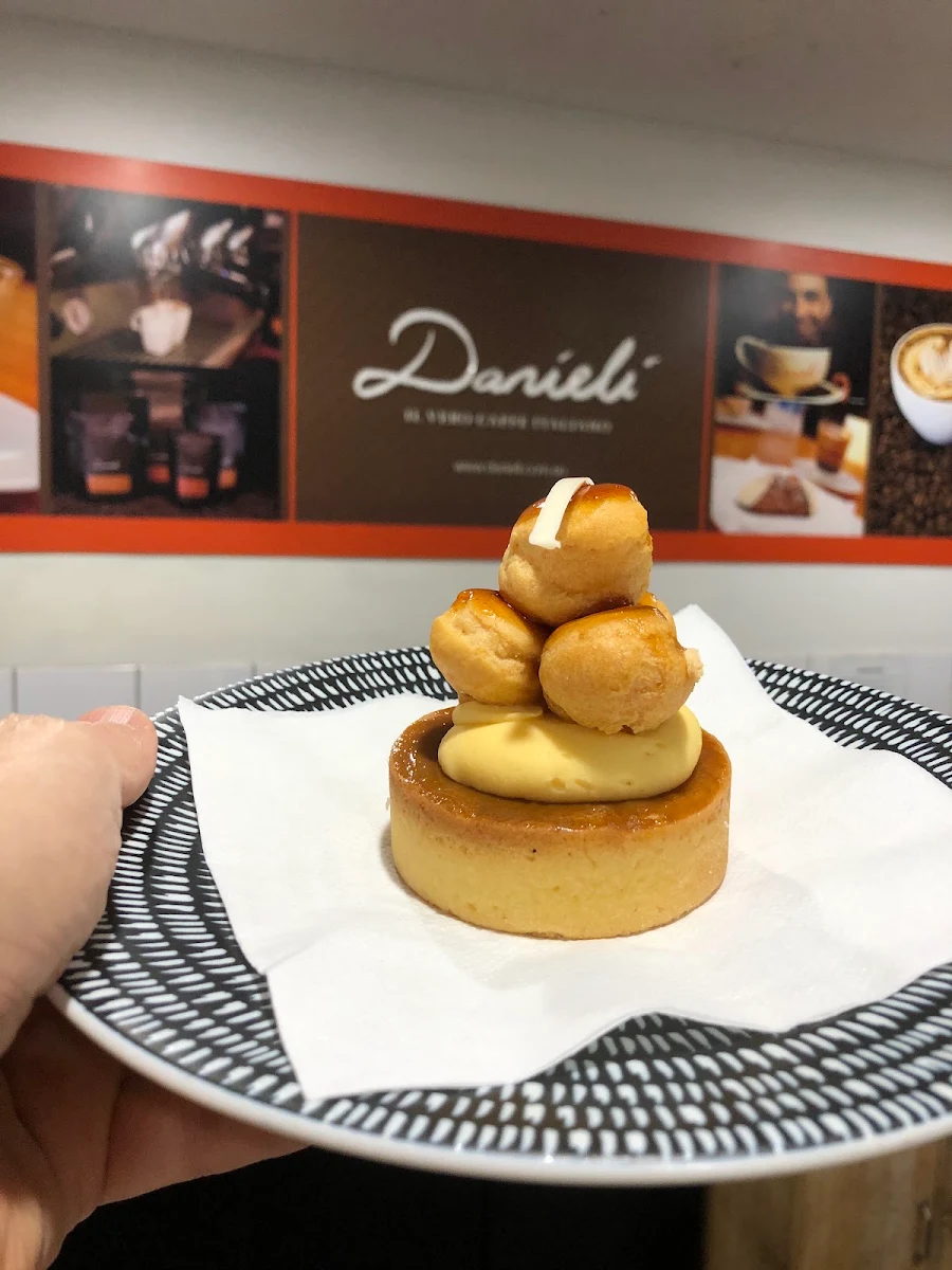 Highlights, Danieli Cafe