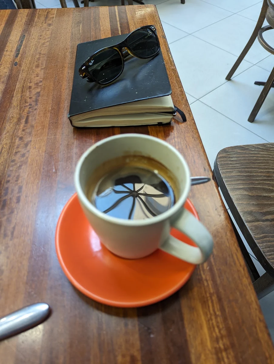 Long Black Coffee, Danieli Cafe