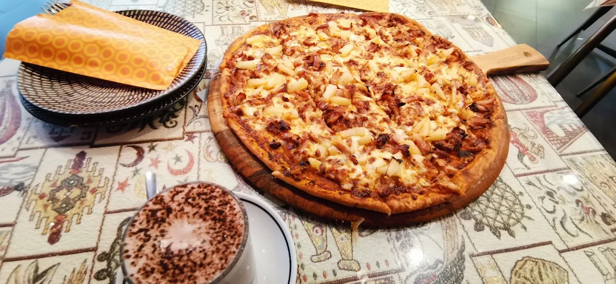 Hawaiian Pizza