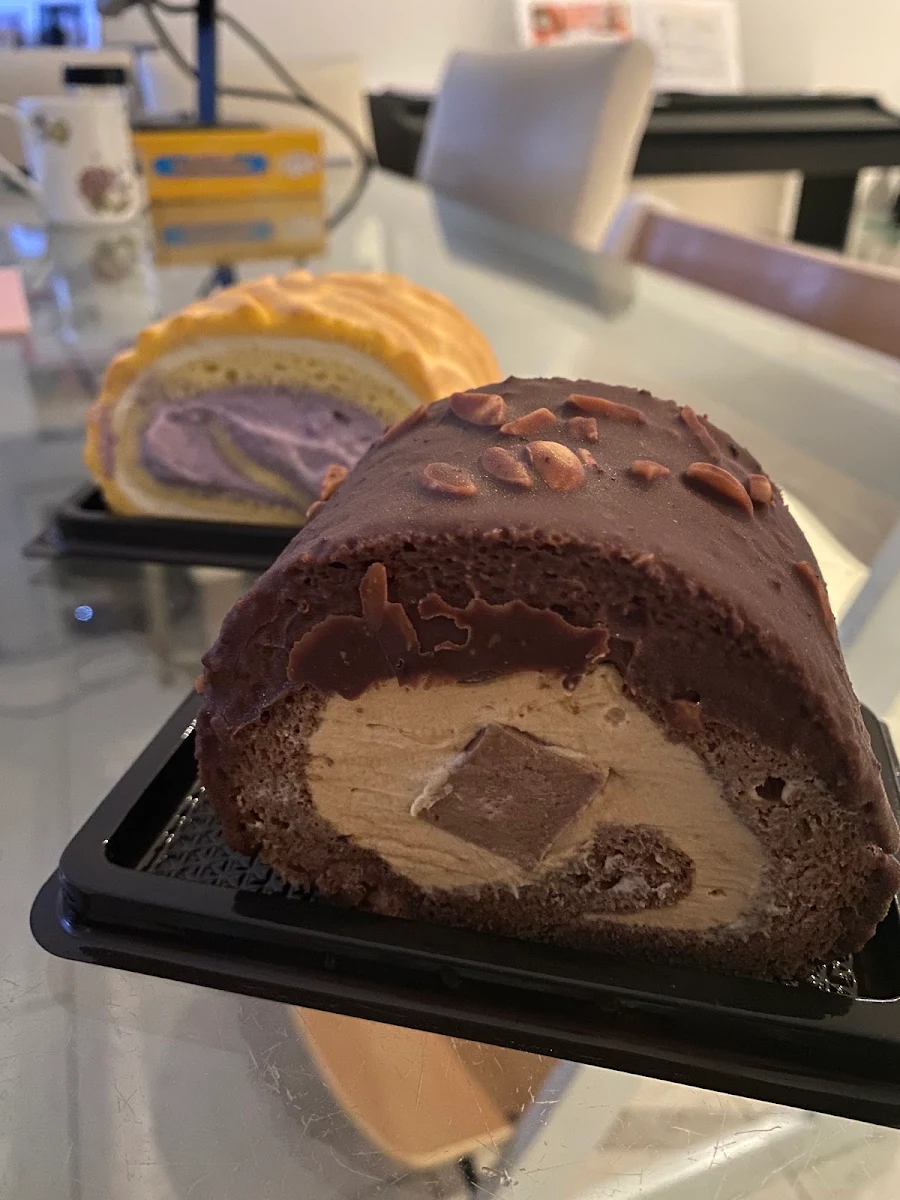 Nama Chocolate Cake Roll