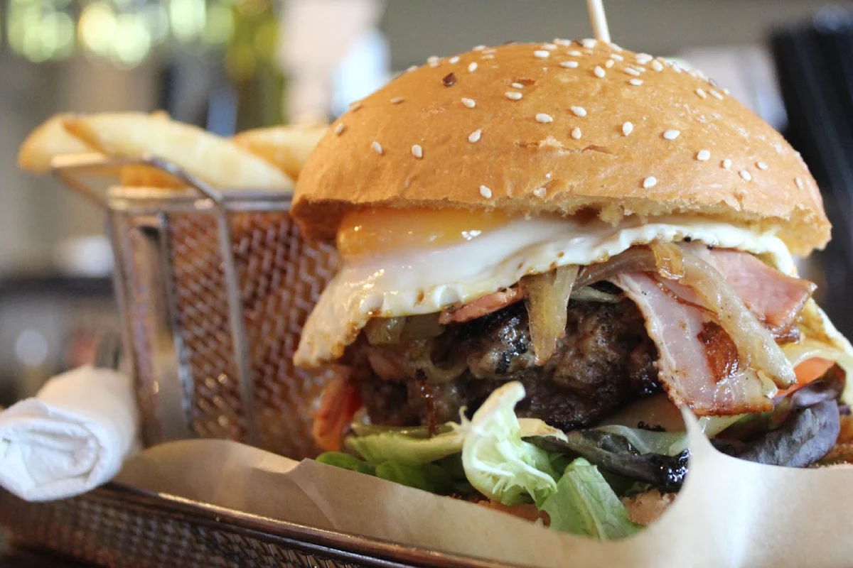 Highlights, Olinda Creek Hotel