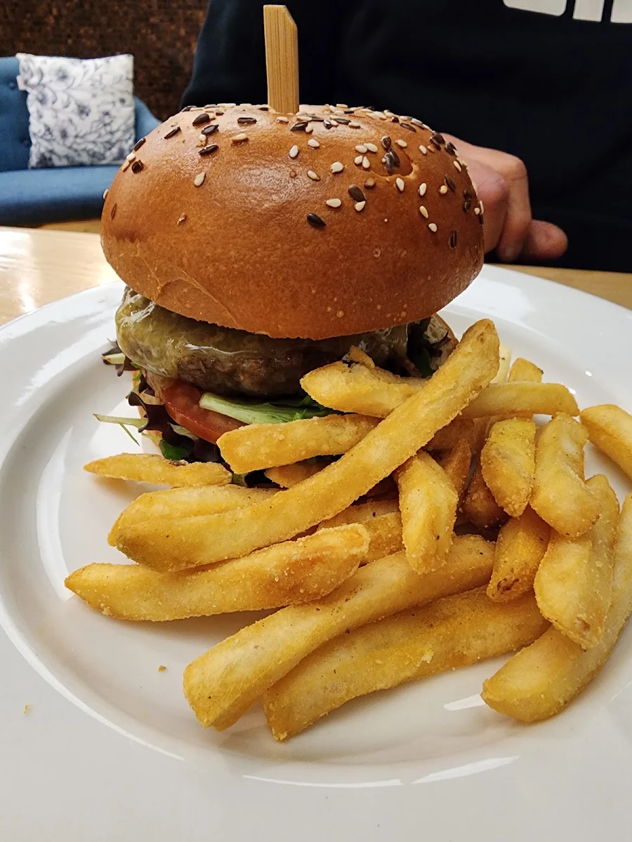 Highlights, Olinda Creek Hotel