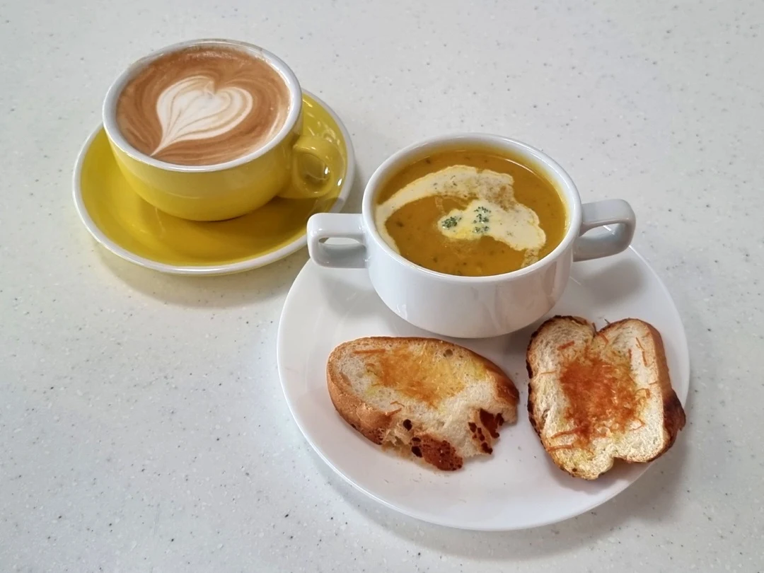 Pumpkin Soup with Crunchy Toasted Bread
