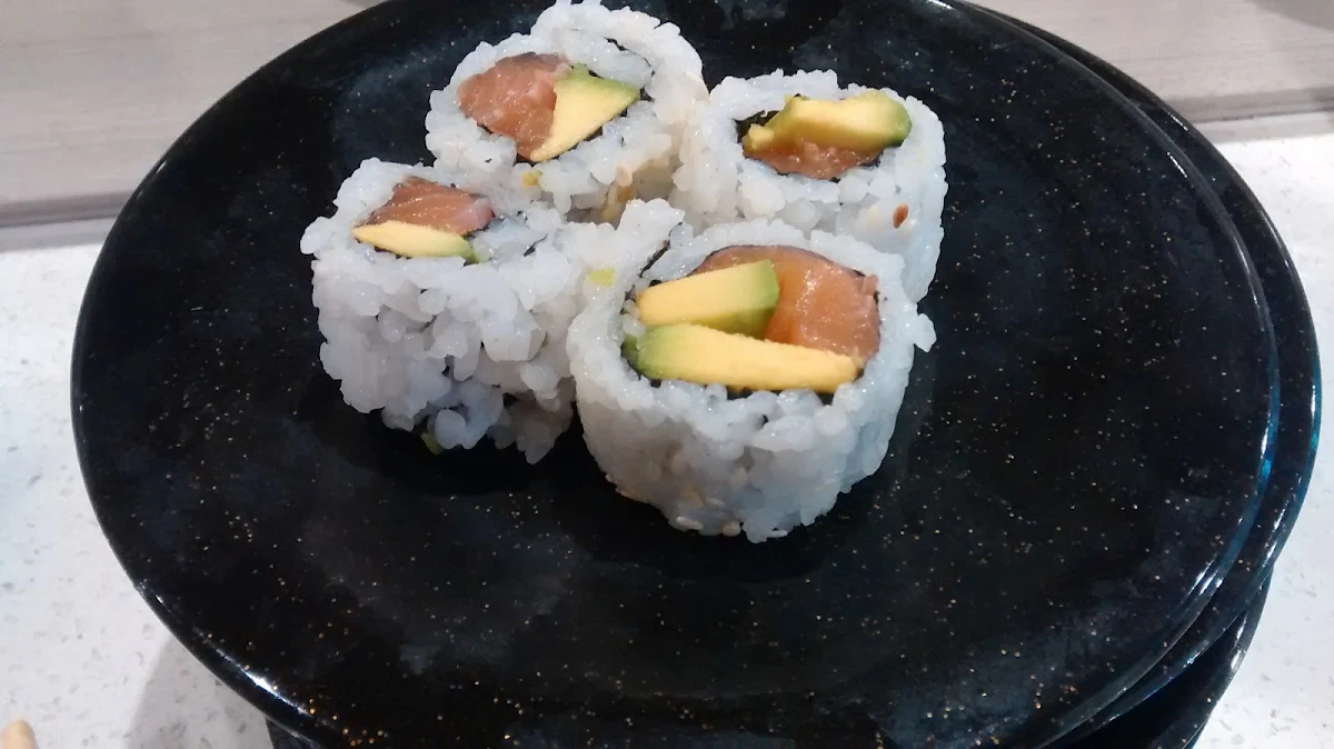 Sushi Salmon Avocado Roll