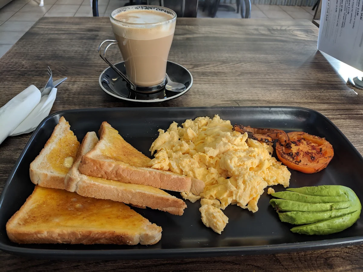 Highlights, Glen's Bakery Cafe