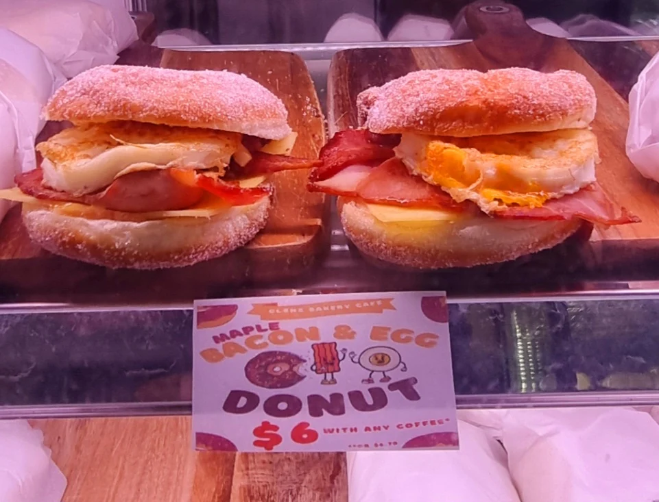 Highlights, Glen's Bakery Cafe