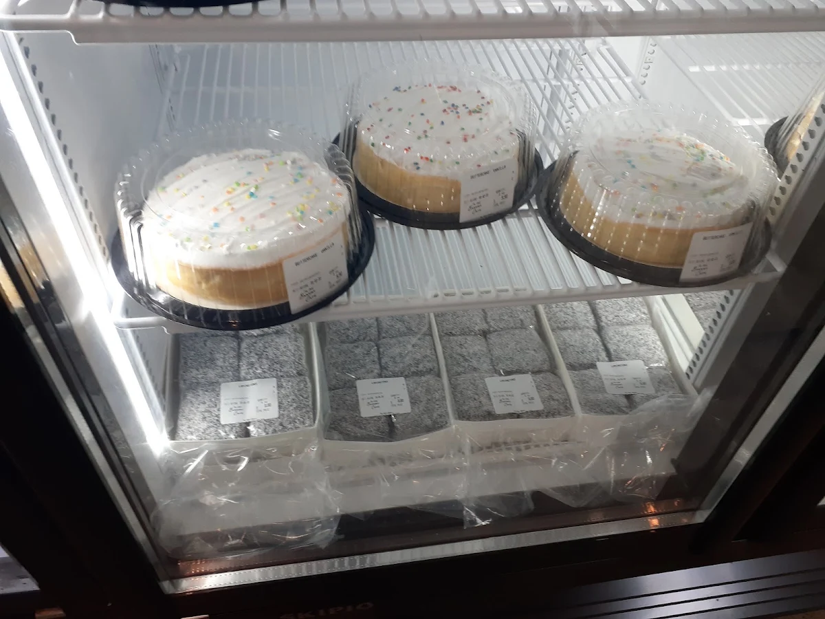 Highlights, Glen's Bakery Cafe