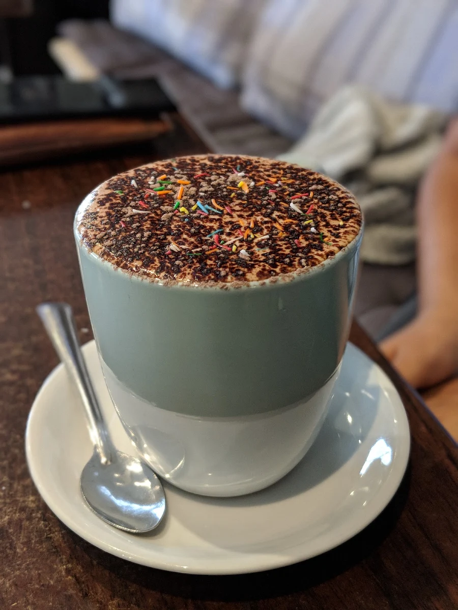 Highlights, Glen's Bakery Cafe
