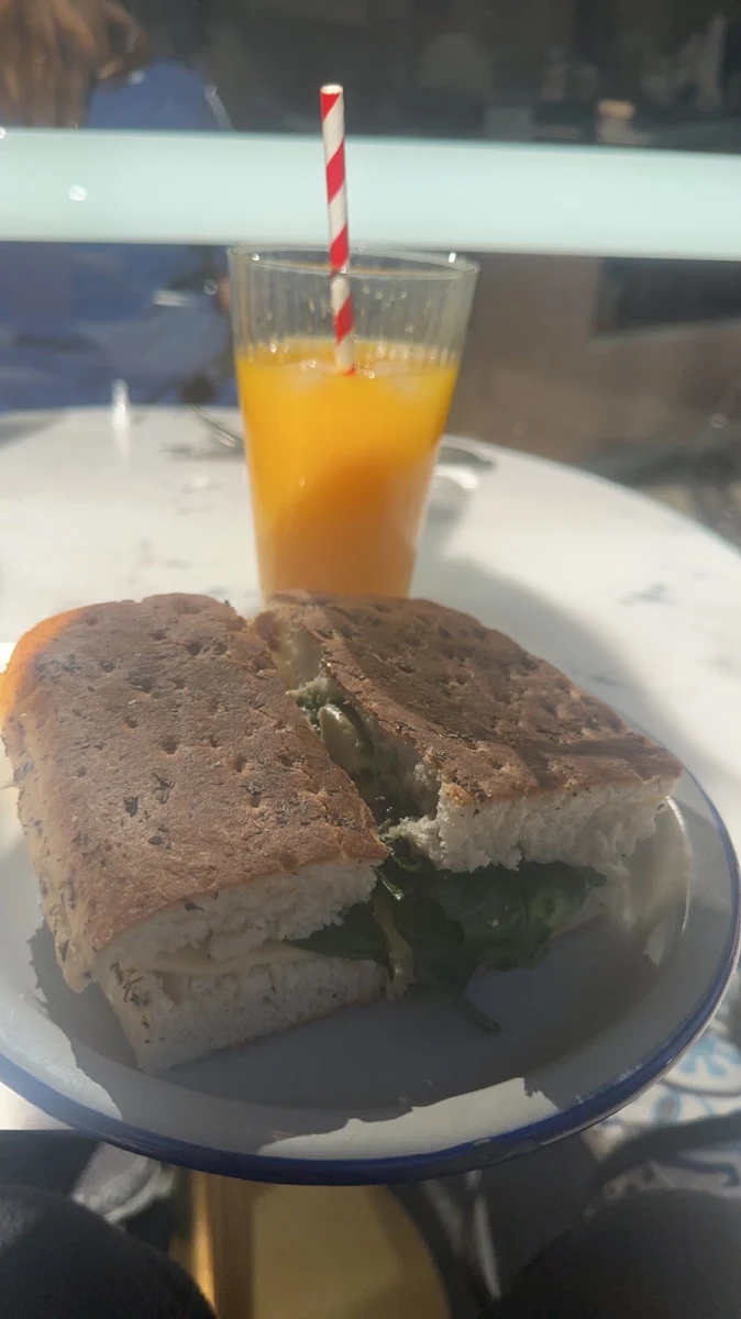 Highlights, Somerset Eatery