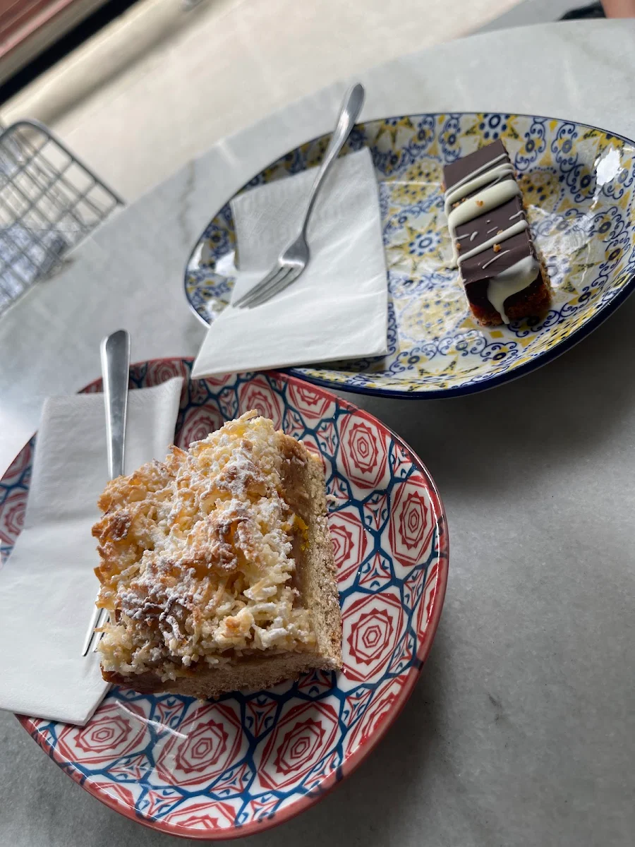 Highlights, Somerset Eatery