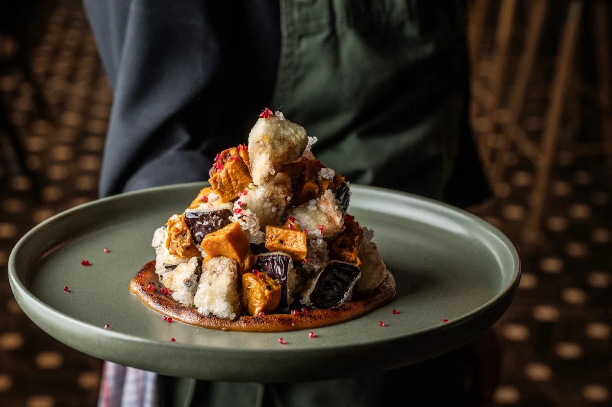 Highlights, Wayfarer’s Bar & Café