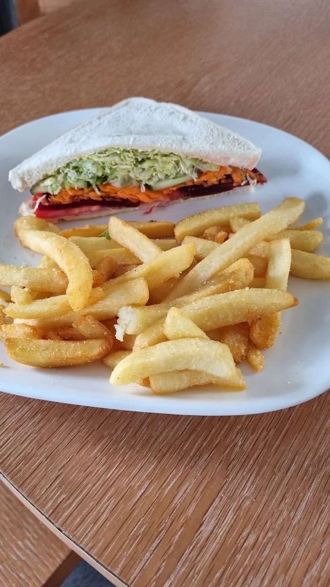 Salad Sandwich with Chips