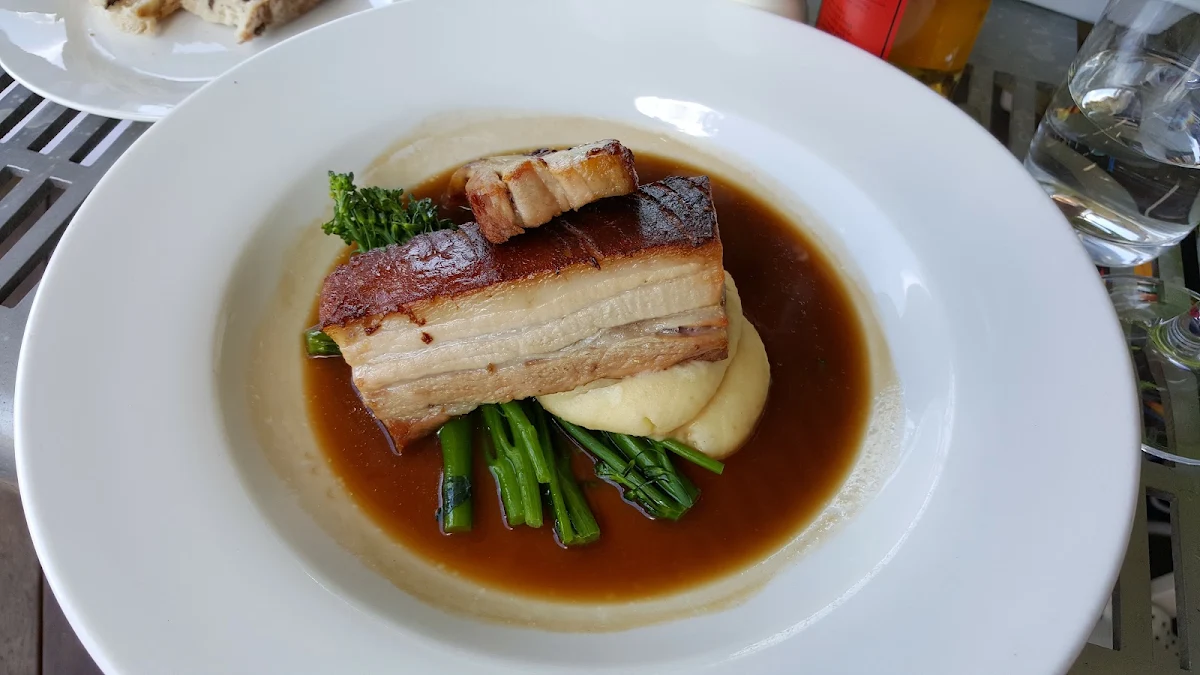 Highlights, Sister's Rock Restaurant