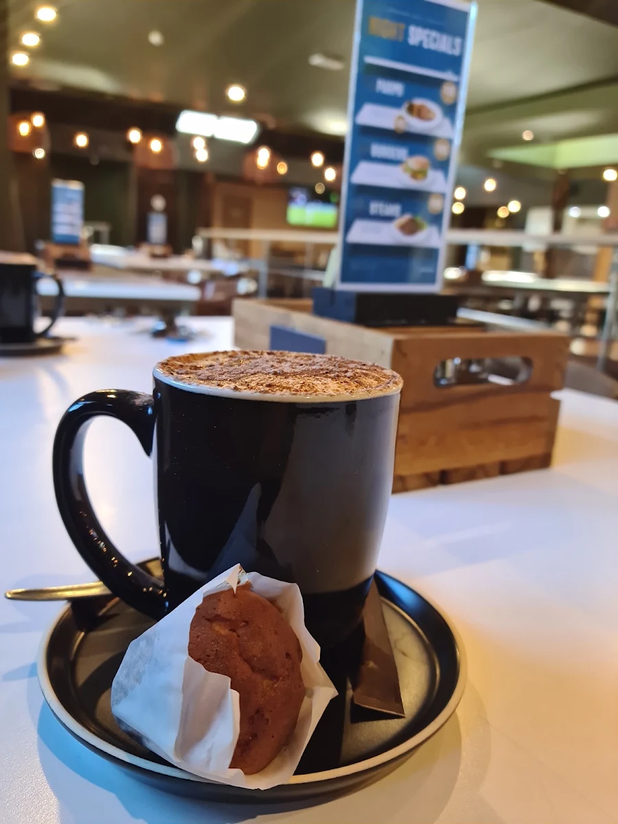 Cappuccino, Caringbah Hotel