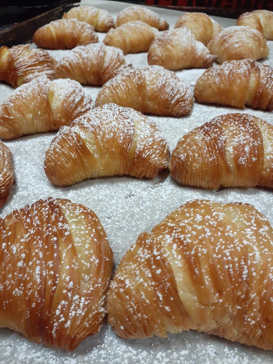 Sfogliatella, Pierross Italian Coffee, Cake & Pizza