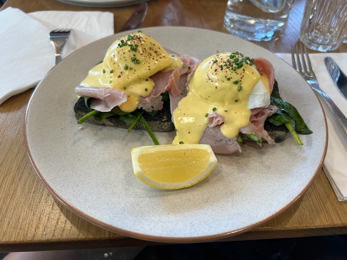 Eggs Benedict