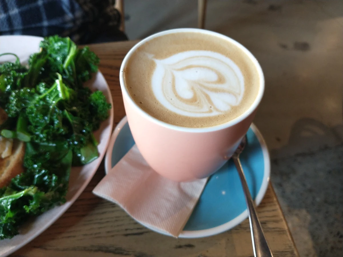 Oat Milk Latte, Zitto Elizabeth