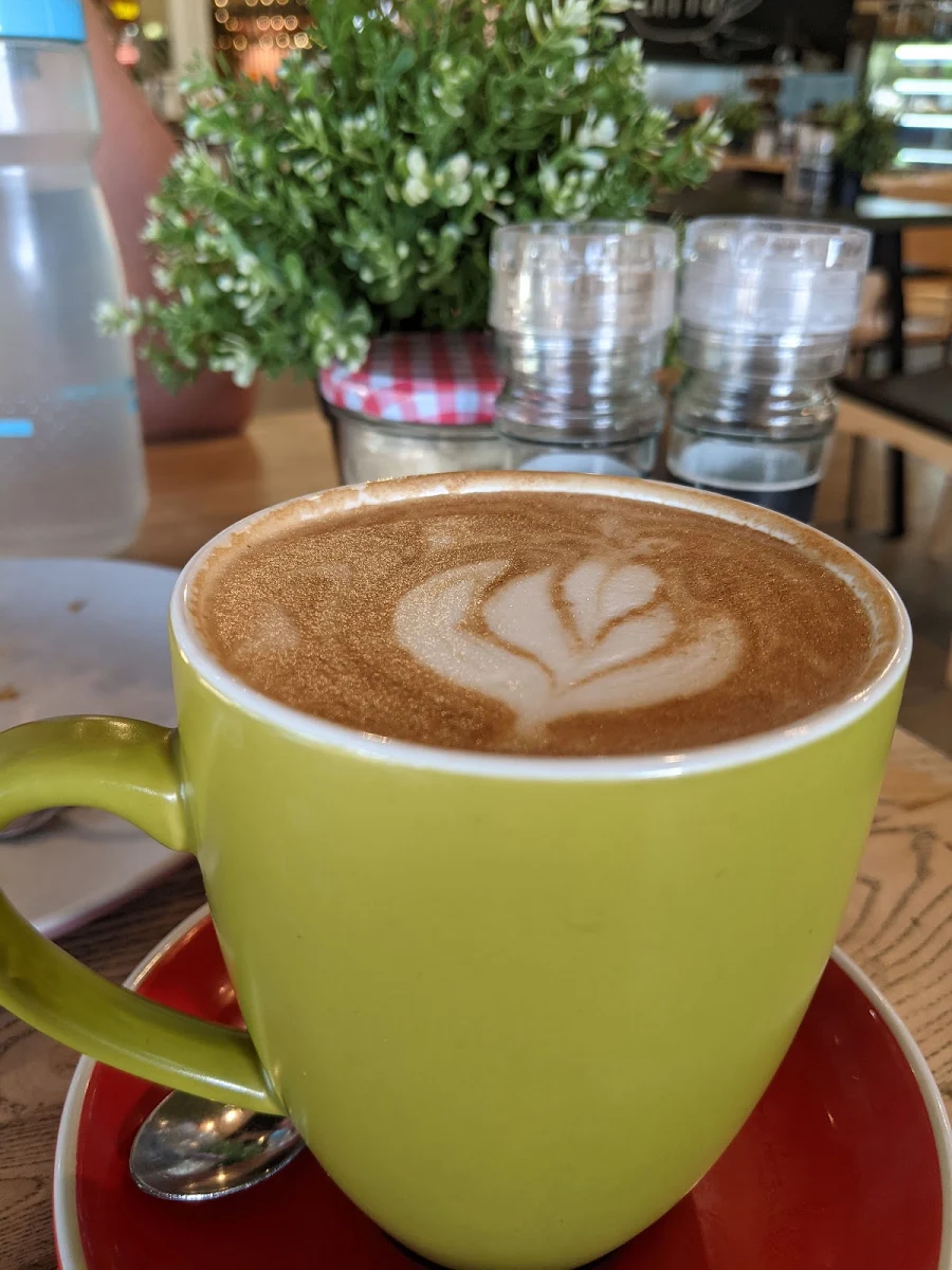 Soy Flat White, Zitto Elizabeth