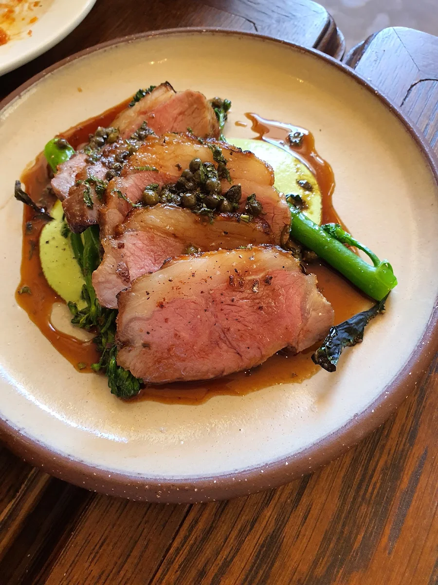 Lamb, Bar Una Más