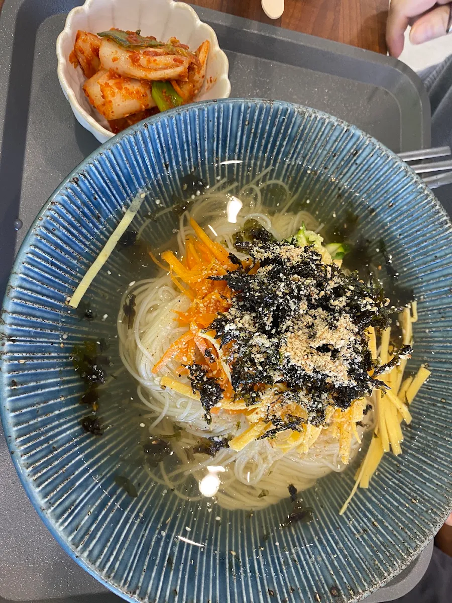 Japchae, Queens Gimbap