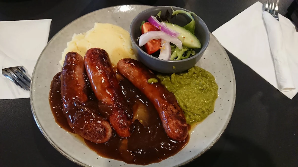 Bangers and Mash, Midway Tavern