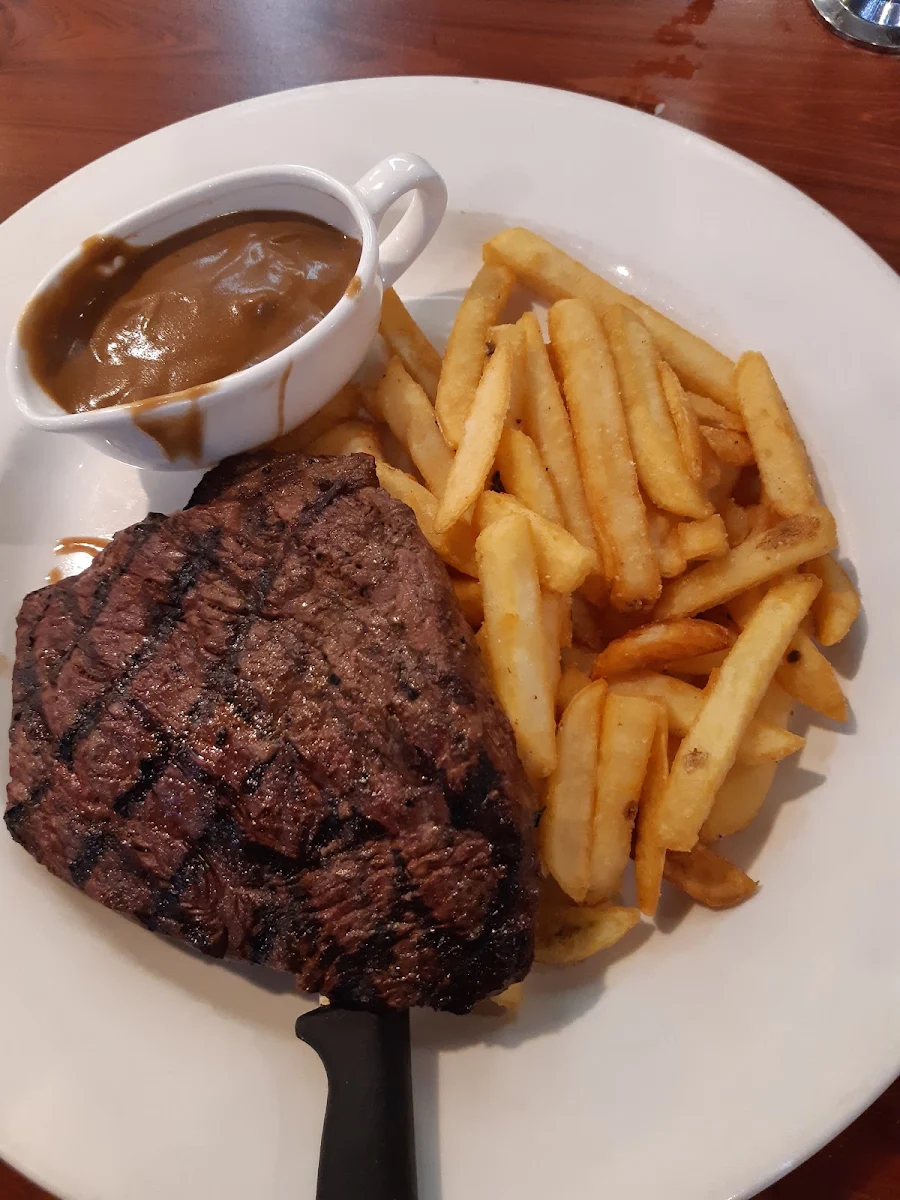 Steak & Chips & Gravy, Midway Tavern