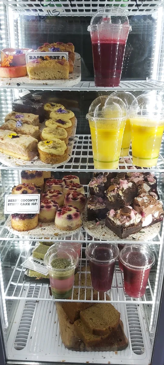 Assorted Cakes & Drinks, Earth Thingz